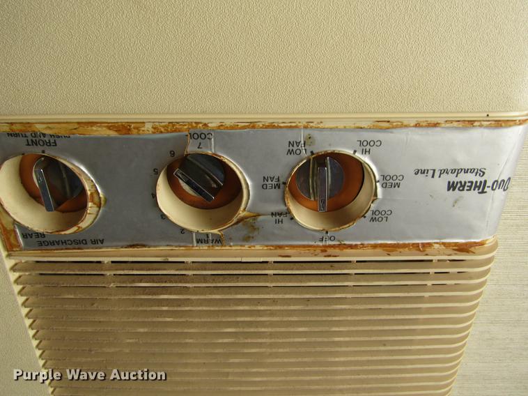 image for item DE6816 1977 GMC Jimmy Coachman Royale 26RB RV