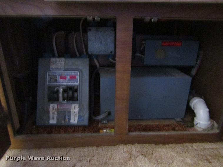 image for item DE6816 1977 GMC Jimmy Coachman Royale 26RB RV