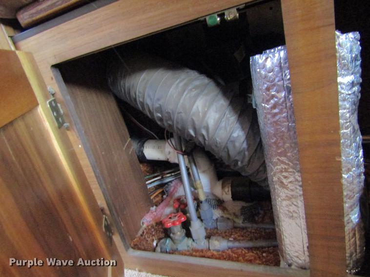 image for item DE6816 1977 GMC Jimmy Coachman Royale 26RB RV