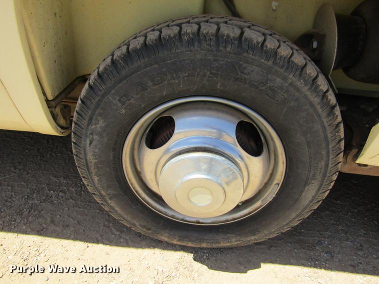 image for item DE6816 1977 GMC Jimmy Coachman Royale 26RB RV