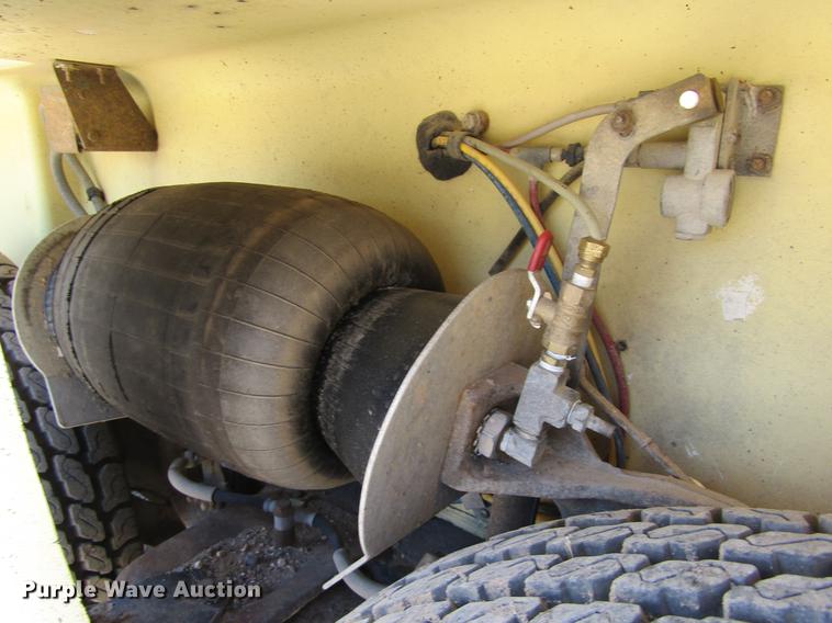 image for item DE6816 1977 GMC Jimmy Coachman Royale 26RB RV