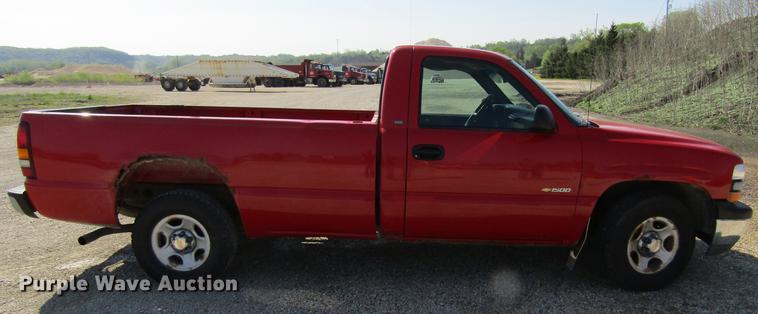 image for item DF3791 2000 Chevrolet Silverado 1500 pickup truck