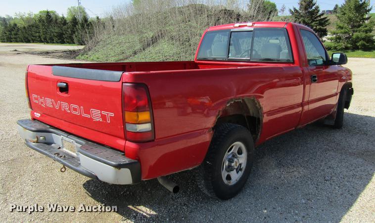 image for item DF3791 2000 Chevrolet Silverado 1500 pickup truck