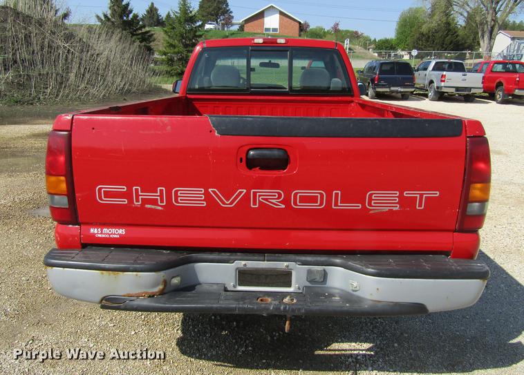 image for item DF3791 2000 Chevrolet Silverado 1500 pickup truck
