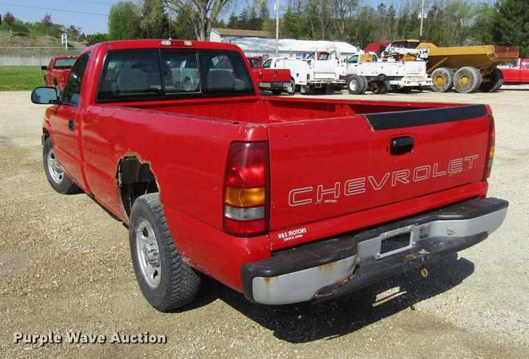 image for item DF3791 2000 Chevrolet Silverado 1500 pickup truck