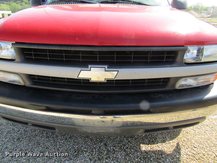 image for item DF3791 2000 Chevrolet Silverado 1500 pickup truck