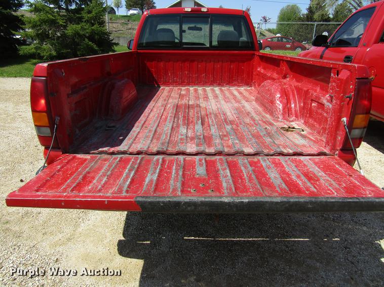 image for item DF3791 2000 Chevrolet Silverado 1500 pickup truck