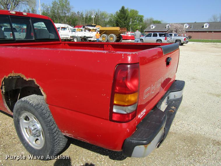 image for item DF3791 2000 Chevrolet Silverado 1500 pickup truck