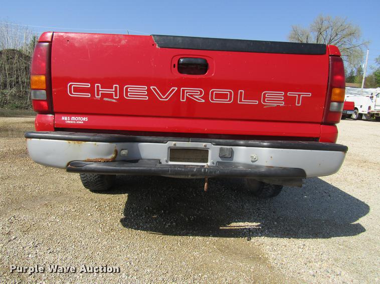image for item DF3791 2000 Chevrolet Silverado 1500 pickup truck