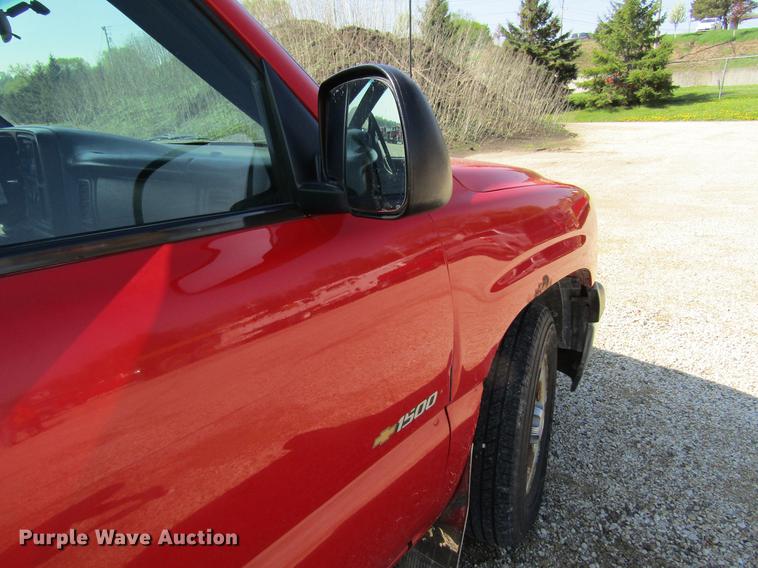 image for item DF3791 2000 Chevrolet Silverado 1500 pickup truck