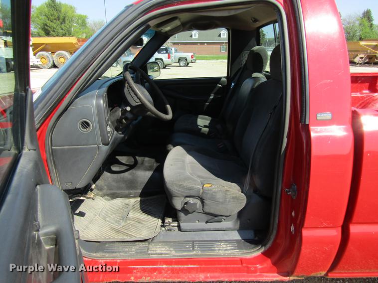 image for item DF3791 2000 Chevrolet Silverado 1500 pickup truck