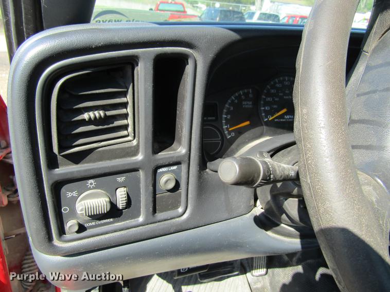 image for item DF3791 2000 Chevrolet Silverado 1500 pickup truck