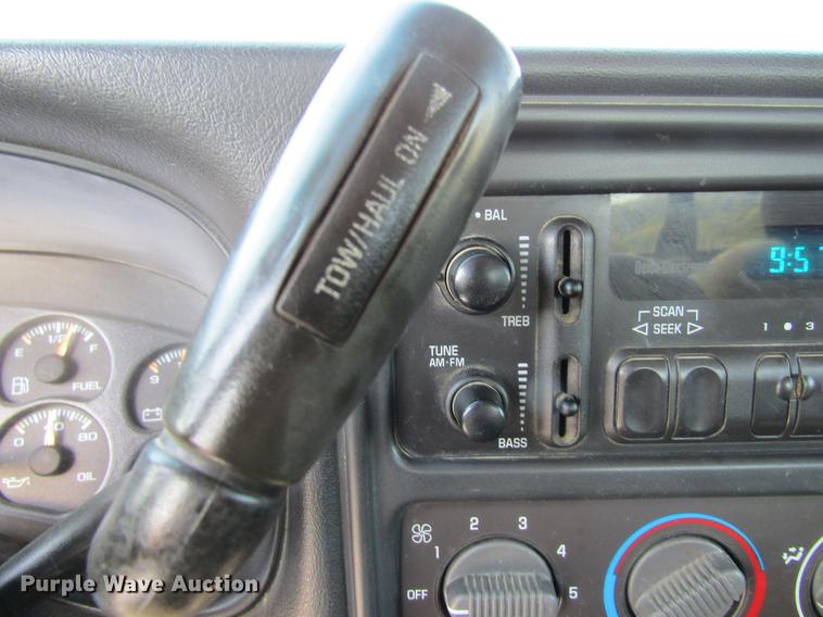 image for item DF3791 2000 Chevrolet Silverado 1500 pickup truck