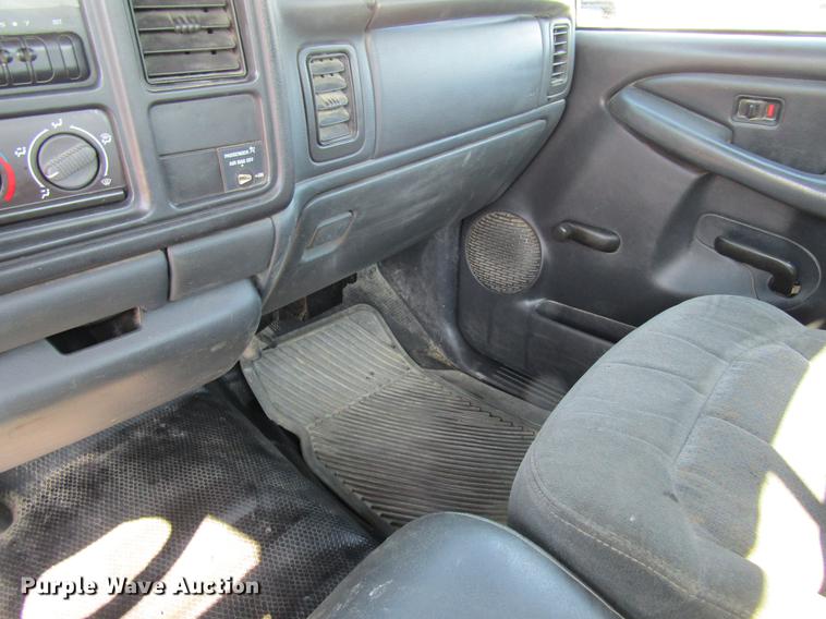 image for item DF3791 2000 Chevrolet Silverado 1500 pickup truck