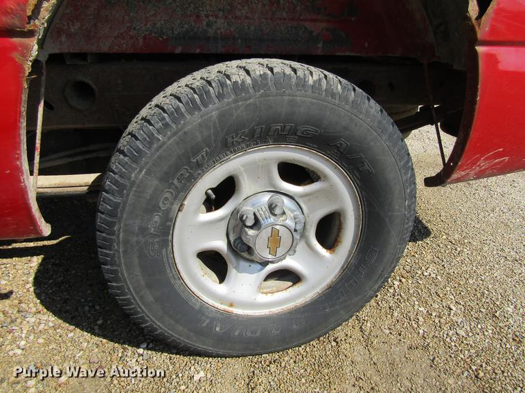 image for item DF3791 2000 Chevrolet Silverado 1500 pickup truck