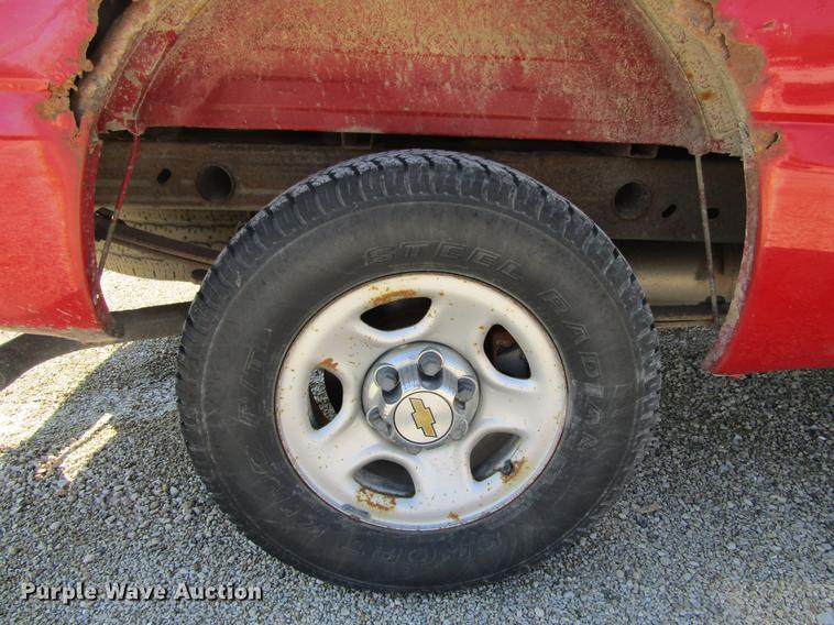 image for item DF3791 2000 Chevrolet Silverado 1500 pickup truck