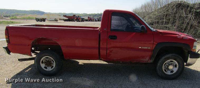 image for item DF3792 2002 Chevrolet Silverado 2500HD pickup truck
