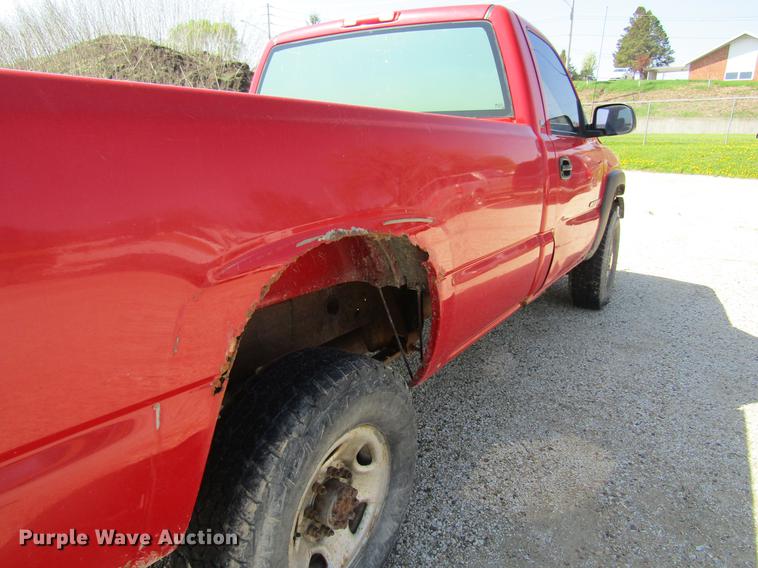 image for item DF3792 2002 Chevrolet Silverado 2500HD pickup truck