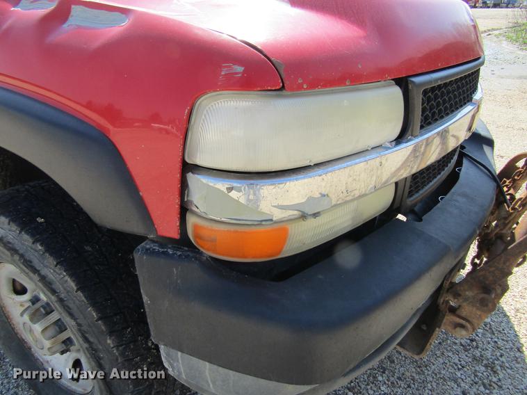 image for item DF3792 2002 Chevrolet Silverado 2500HD pickup truck