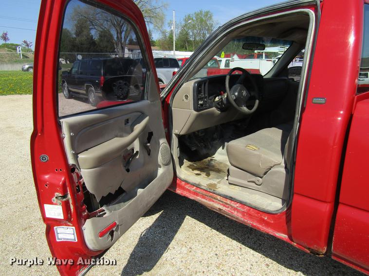 image for item DF3792 2002 Chevrolet Silverado 2500HD pickup truck