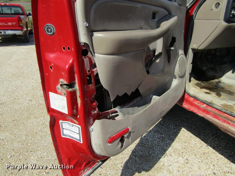 image for item DF3792 2002 Chevrolet Silverado 2500HD pickup truck