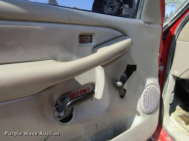 image for item DF3792 2002 Chevrolet Silverado 2500HD pickup truck