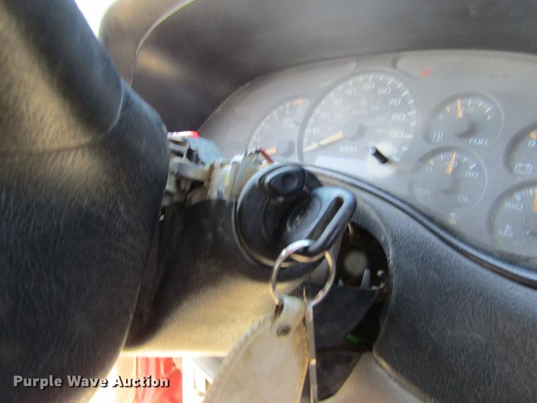 image for item DF3792 2002 Chevrolet Silverado 2500HD pickup truck