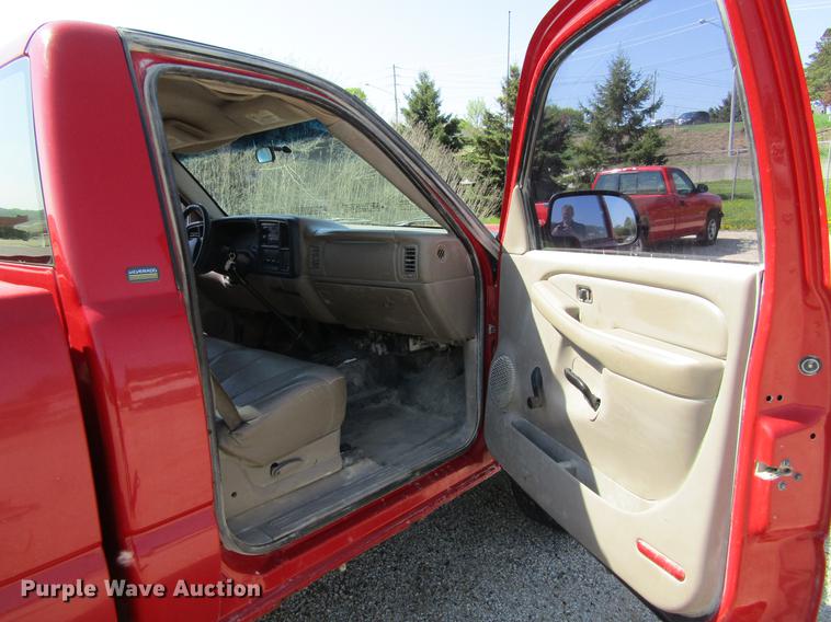 image for item DF3792 2002 Chevrolet Silverado 2500HD pickup truck