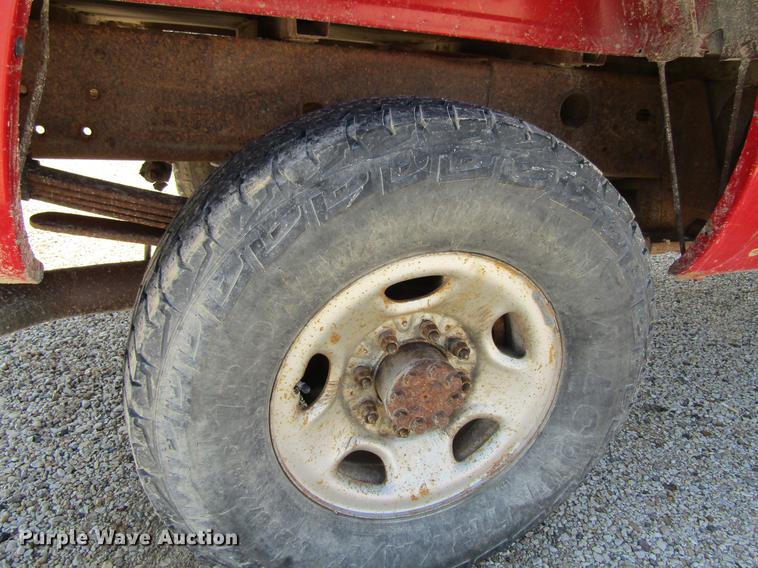 image for item DF3792 2002 Chevrolet Silverado 2500HD pickup truck