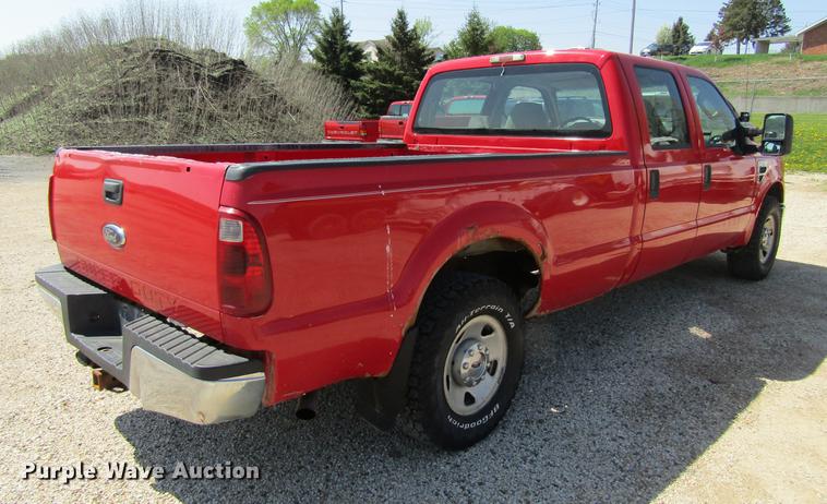 image for item DF3795 2008 Ford F350 Super Duty Crew Cab pickup truck
