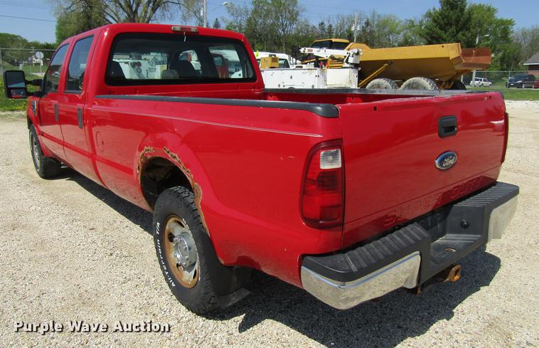 image for item DF3795 2008 Ford F350 Super Duty Crew Cab pickup truck