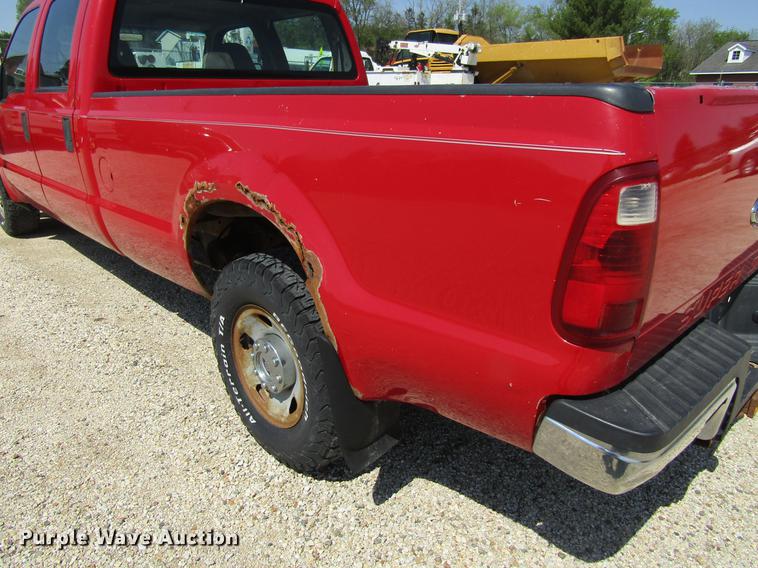 image for item DF3795 2008 Ford F350 Super Duty Crew Cab pickup truck