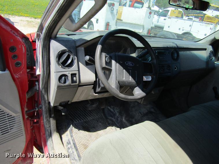image for item DF3795 2008 Ford F350 Super Duty Crew Cab pickup truck