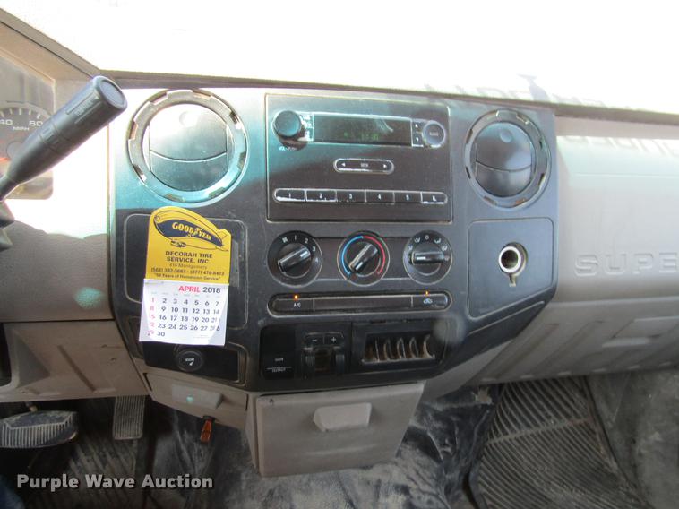 image for item DF3795 2008 Ford F350 Super Duty Crew Cab pickup truck