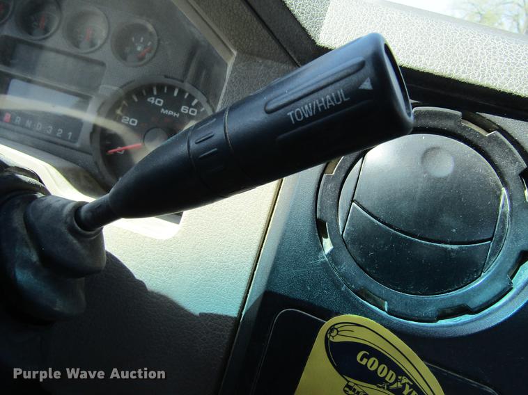 image for item DF3795 2008 Ford F350 Super Duty Crew Cab pickup truck