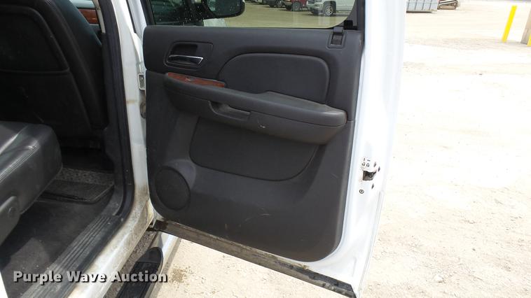 image for item DP9528 2011 GMC Sierra 1500 SLT Crew Cab Z71 pickup truck