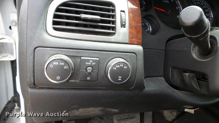 image for item DP9528 2011 GMC Sierra 1500 SLT Crew Cab Z71 pickup truck