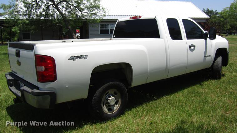 image for item DW9264 2007 Chevrolet Silverado 2500HD Ext. Cab pickup truck