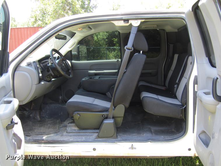 image for item DW9264 2007 Chevrolet Silverado 2500HD Ext. Cab pickup truck