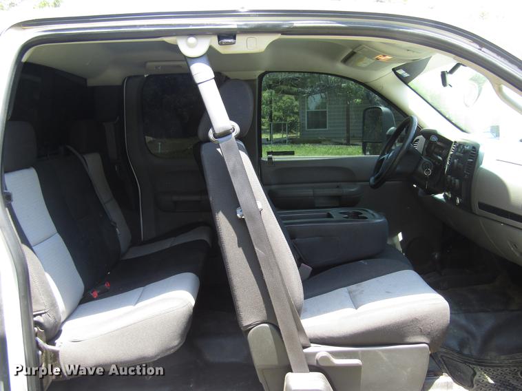 image for item DW9264 2007 Chevrolet Silverado 2500HD Ext. Cab pickup truck