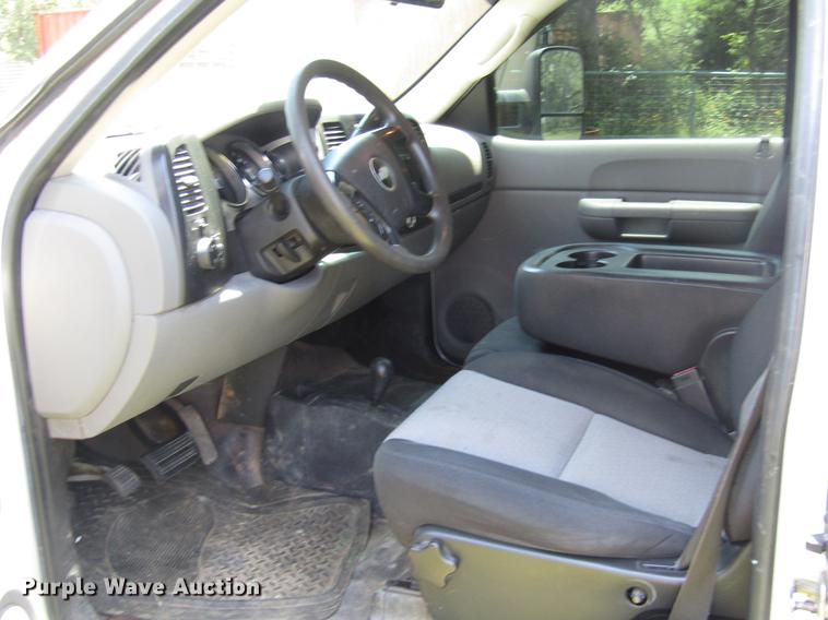 image for item DW9264 2007 Chevrolet Silverado 2500HD Ext. Cab pickup truck