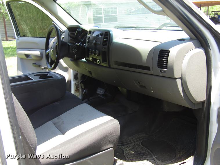image for item DW9264 2007 Chevrolet Silverado 2500HD Ext. Cab pickup truck