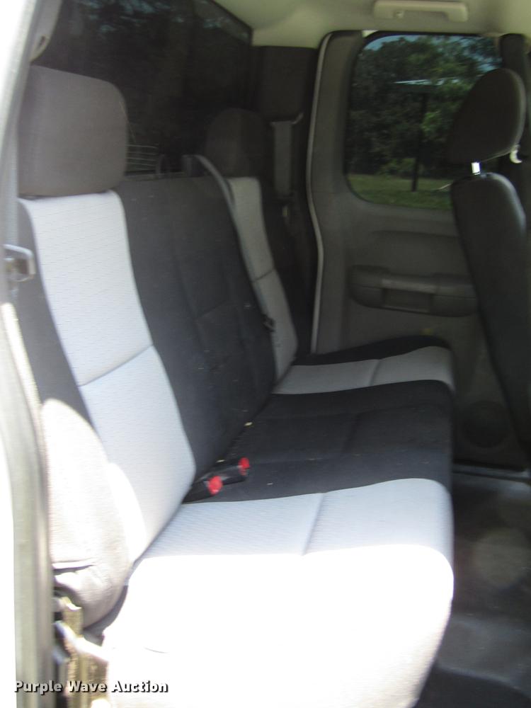 image for item DW9264 2007 Chevrolet Silverado 2500HD Ext. Cab pickup truck