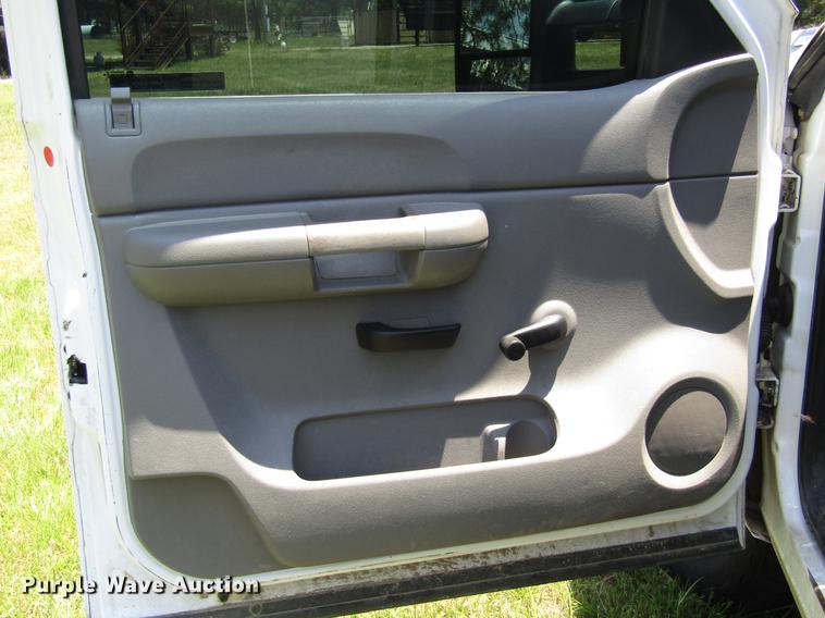 image for item DW9264 2007 Chevrolet Silverado 2500HD Ext. Cab pickup truck