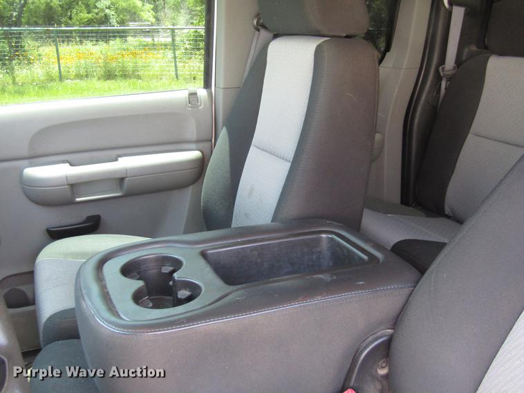 image for item DW9264 2007 Chevrolet Silverado 2500HD Ext. Cab pickup truck