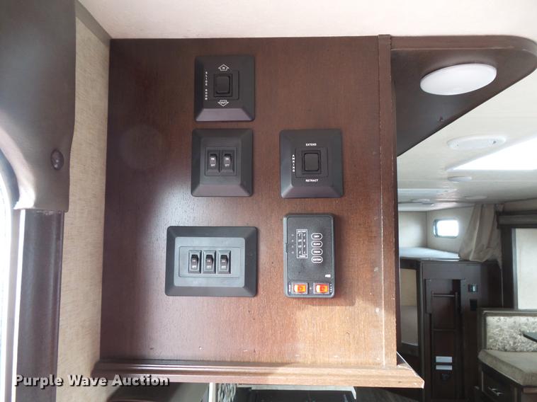 image for item DW9706 2018 Forest River Cherokee M-26DB camper