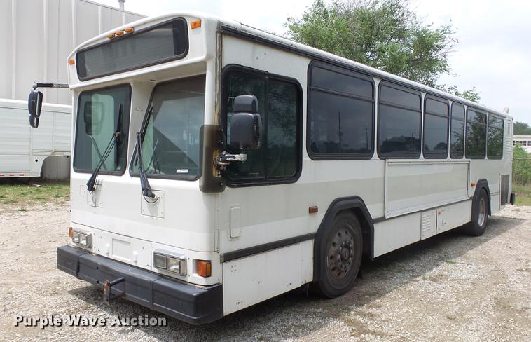 image for item EC9739 2002 Gillig G20B096N4 transit bus