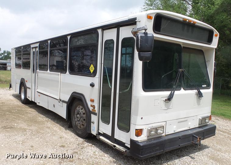 image for item EC9739 2002 Gillig G20B096N4 transit bus