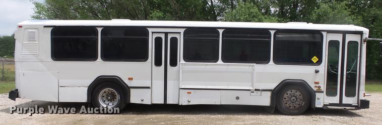 image for item EC9739 2002 Gillig G20B096N4 transit bus
