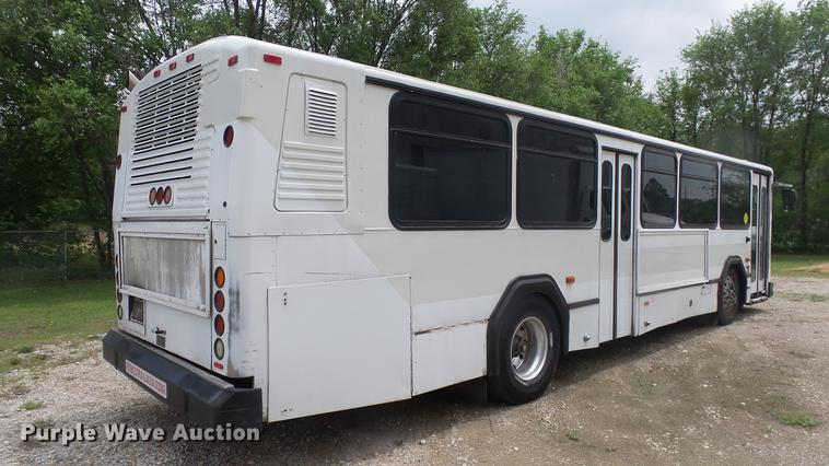 image for item EC9739 2002 Gillig G20B096N4 transit bus